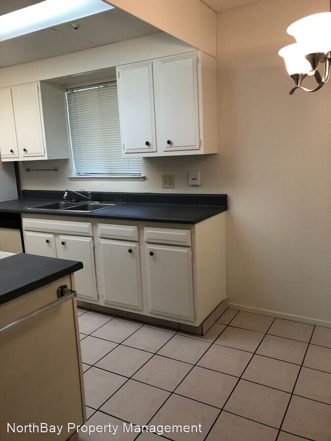 Building Photo - 2015 Mount Olive Dr