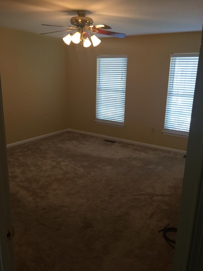 Foto del edificio - 1470 Timber Brook Dr