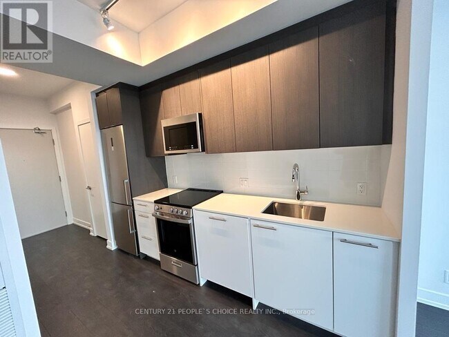 Building Photo - 215-215 Veterans Drive