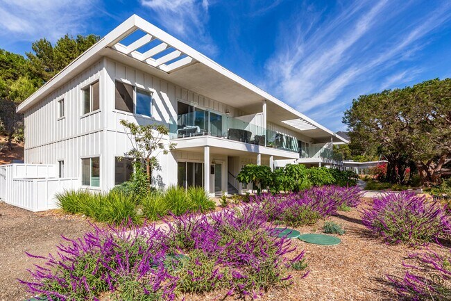 Building Photo - 6471 Sycamore Meadows Dr