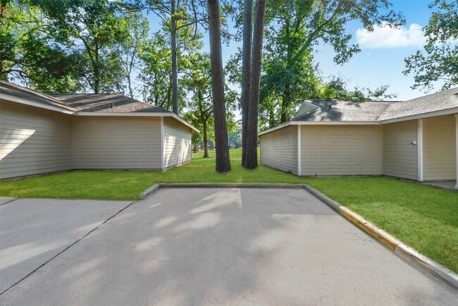 Building Photo - 3483 Balboa Cir