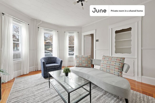 Building Photo - Private bedroom in 3 bed/1 bath Home