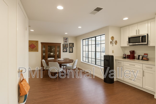 Foto del edificio - 43187 Grimmer Terrace