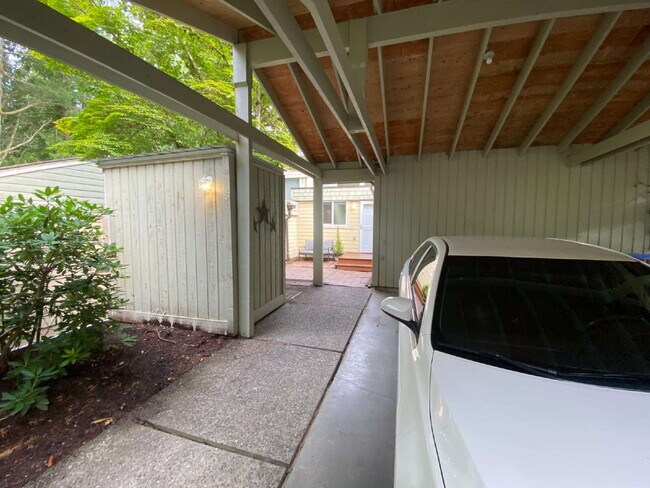 Foto del edificio - Charming 2-Bed, 1-Bath Condo Oasis in Sudd...