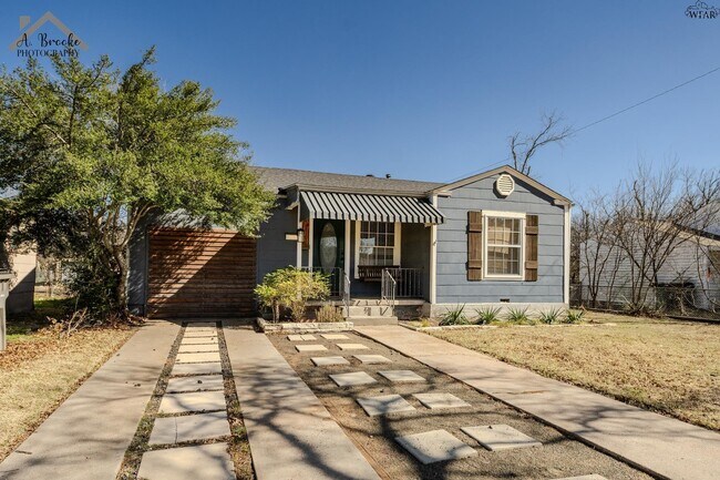 Foto del edificio - 3121 Sherwood Ln