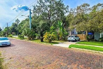 Foto del edificio - 700 13th Ave S