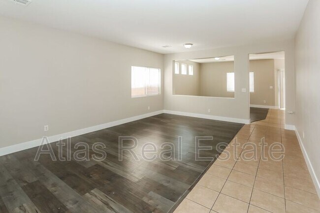 Foto del edificio - 5113 Cascade Pools Ave