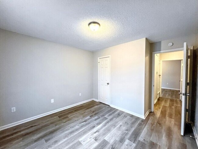 Foto del edificio - 7611 Lilly Dr