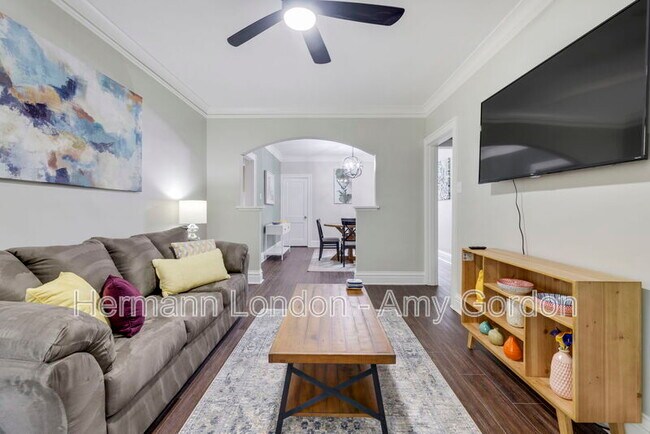 Foto del edificio - 6022 Dewey Ave