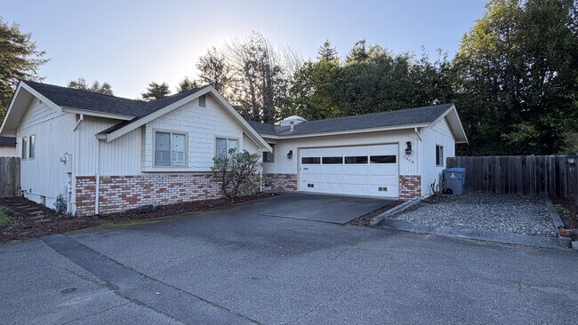 Building Photo - 2808 Harrison Ave