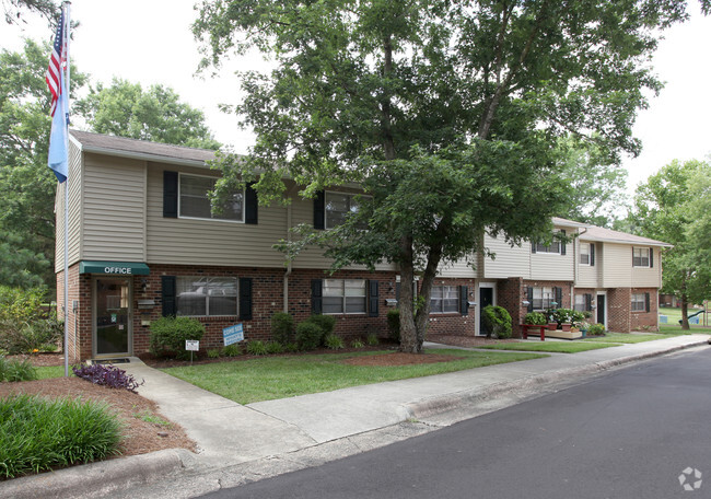 Booker Creek Townhouse Apartments Rentals - Chapel Hill, NC ...