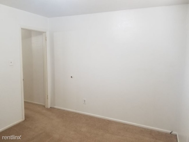 Building Photo - 2 br, 1 bath Apartment - 226 Verdi