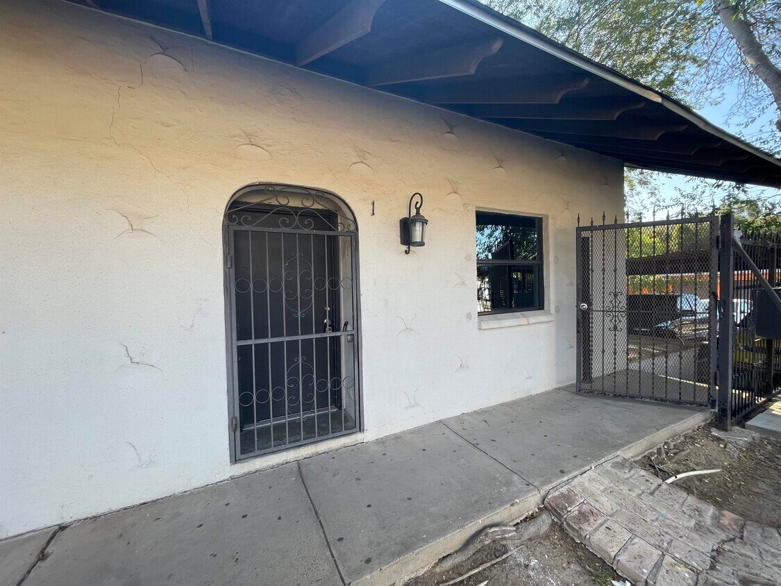 Primary Photo - 2202 O'Kane St