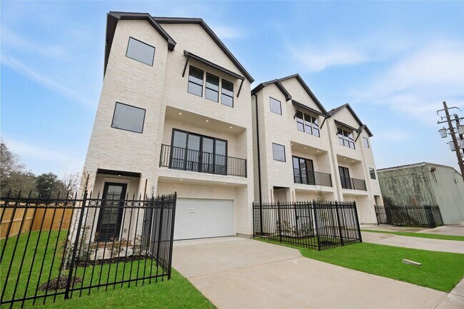 Foto del edificio - 6332 Sidney St