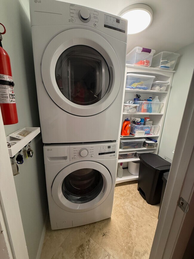 Foto del edificio - Hutchinson Island