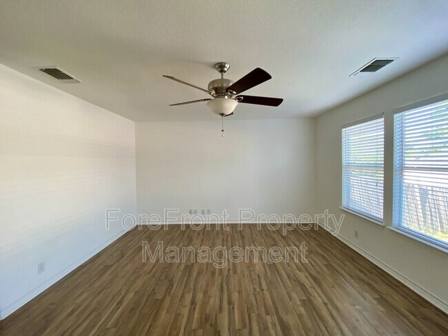 Foto del edificio - 7139 Sun Valley Dr