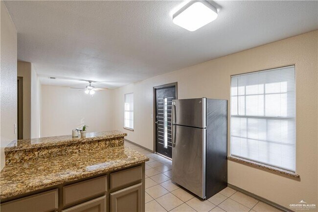 Building Photo - 17002 Queen Palm Dr