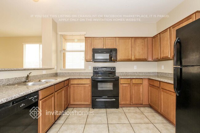 Building Photo - 5220 W Albeniz Pl