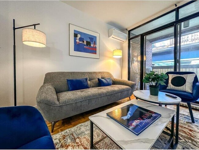 Photo du bâtiment - 720-720 Av. Marin