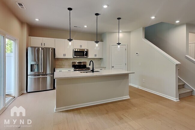 Building Photo - 6005 Longar Ln