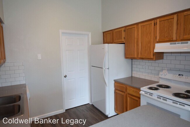 Building Photo - 4 br, 2 bath House - 8800 Peony Ct NE