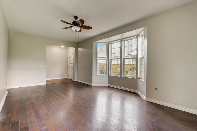 Living Room - 3333 Bromley Ln
