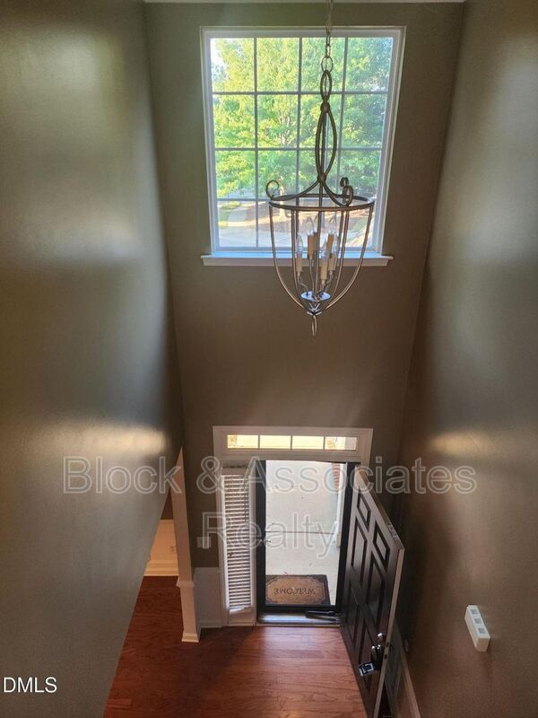 Foto del edificio - 3912 Cathedral Bell Rd