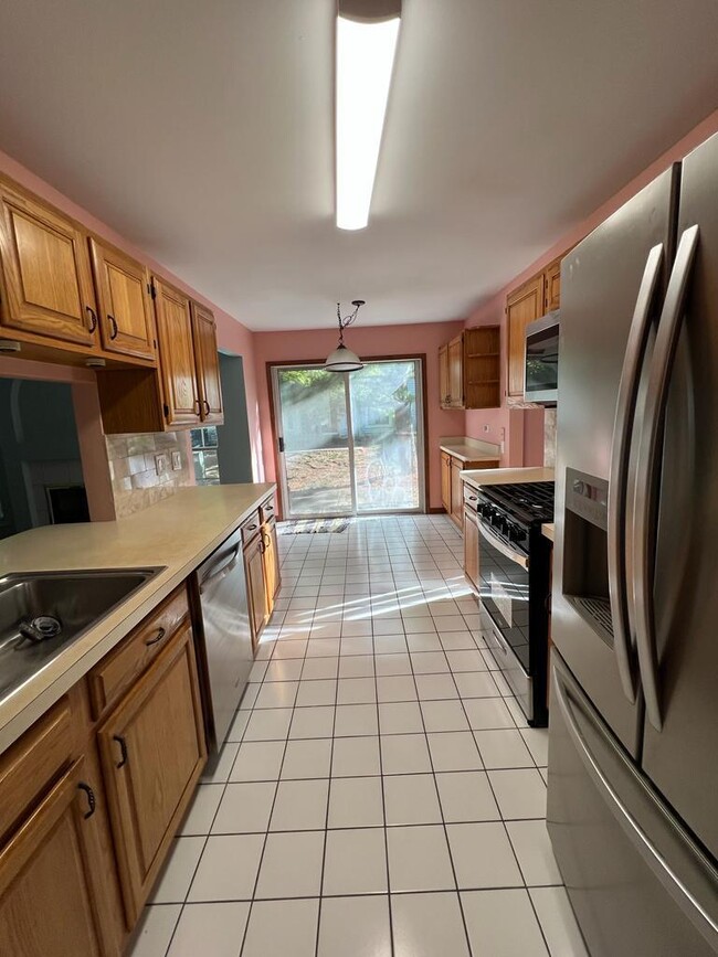 Building Photo - 1535 Regan Ct
