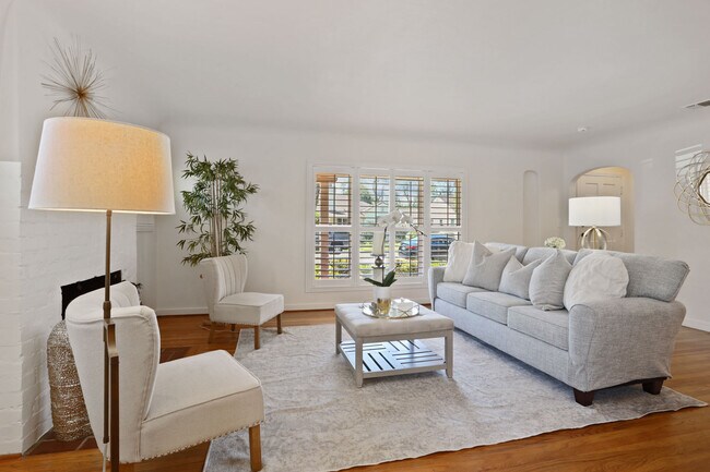Foto del edificio - 805 W Sonoma Ave