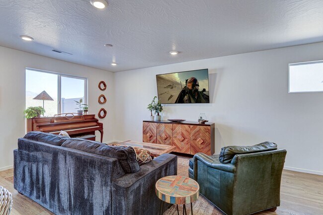 Foto del edificio - 3 BEDROOM Long Valley Townhome with all the Amenities