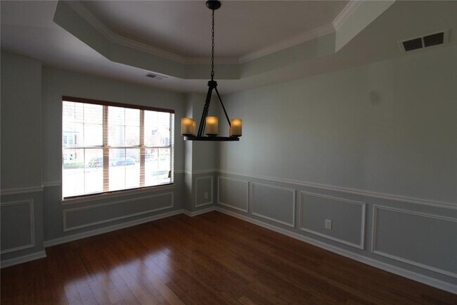 Building Photo - 10685 Pinewalk Forest Cir