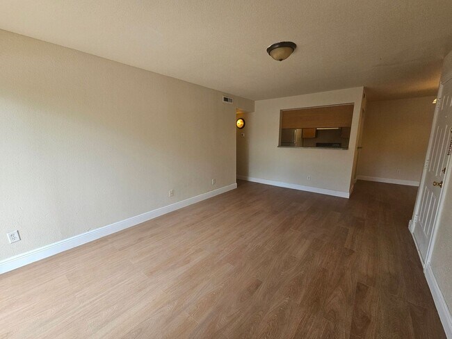 Foto del edificio - 2/2 Condo in Village Creek all REDONE!!