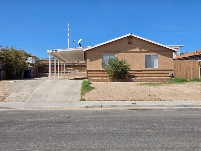 Foto del edificio - 5239 Erin Cir