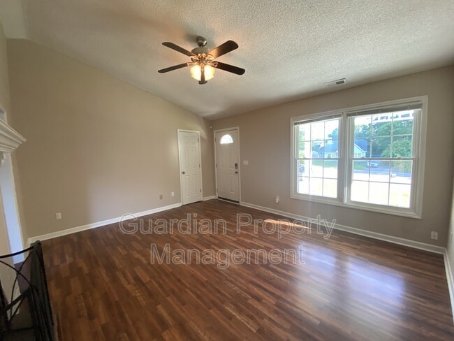 Foto del edificio - 5567 Windy Knoll Pl