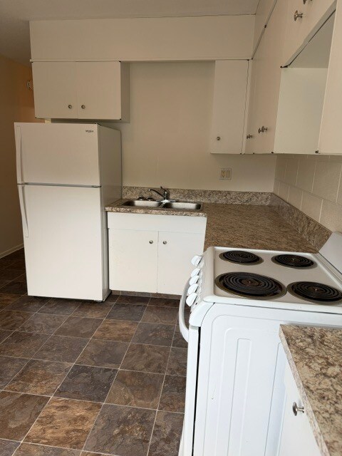 Photo du bâtiment - 931-931 6th Ave N