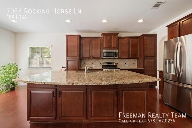 Building Photo - SPACIOUS 4-BEDROOM IN CUMMING