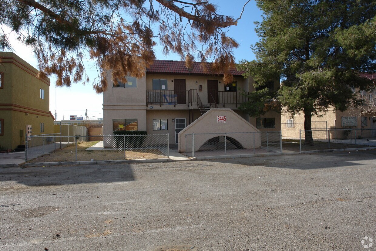 3445 College View Ct, North Las Vegas, NV 89030 Apartments in North