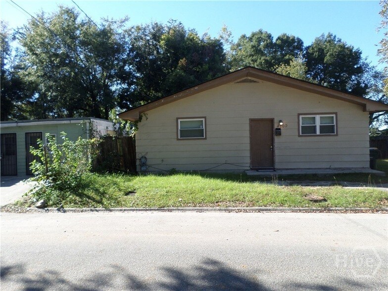 Foto principal - 4209 Crane St