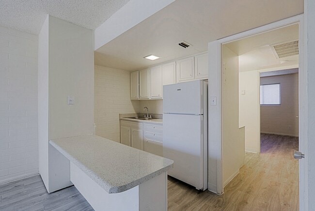 Building Photo - Ambassador West Apartments