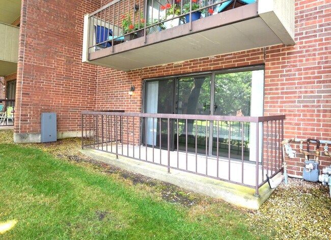 Foto del edificio - 100 Fountainview Ln