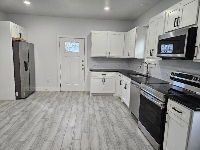 Foto del edificio - 305 Anderson St