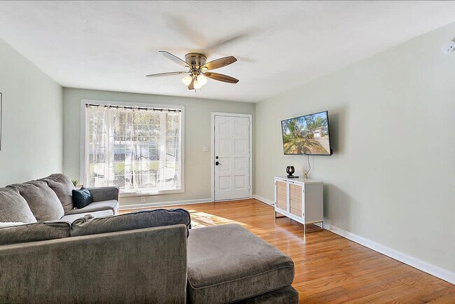 Foto del edificio - 8633 Emerald Isle Cir S
