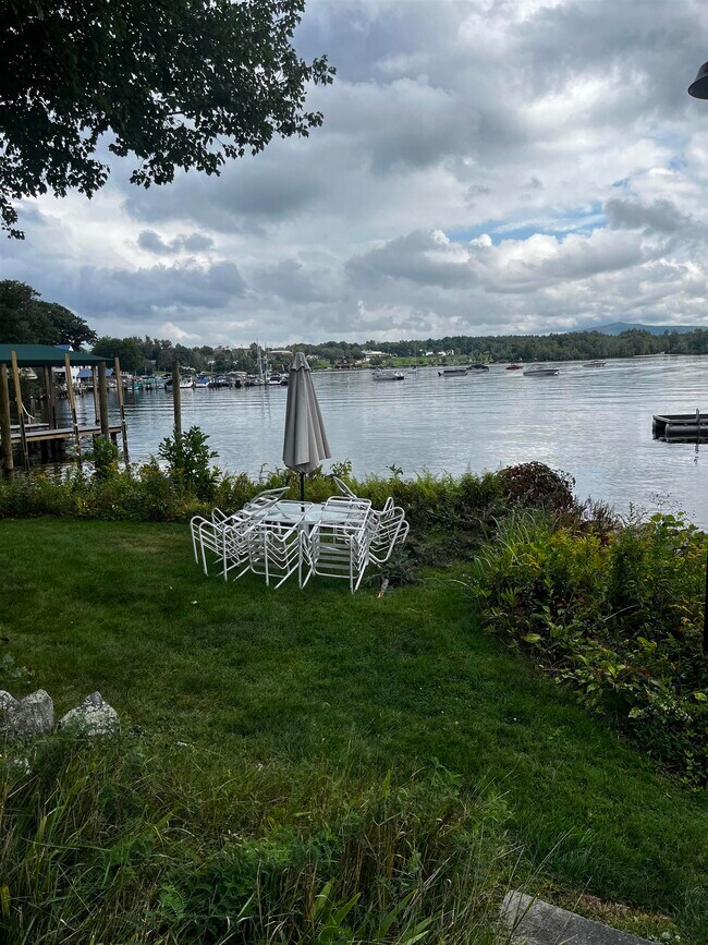 Foto del edificio - 42 Sewall Rd