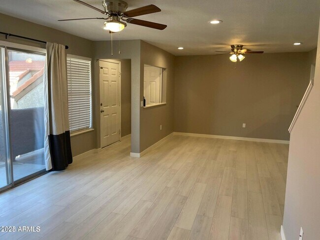 Foto del edificio - 1645 W Baseline Rd