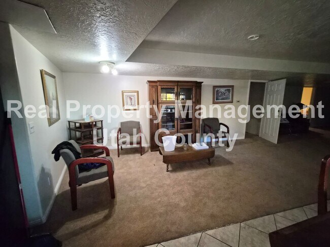 Building Photo - Pond view Basement Apartment