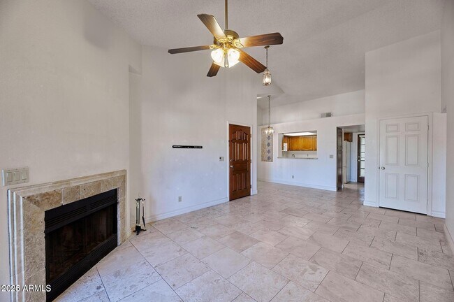 Foto del edificio - 11011 N 92nd St