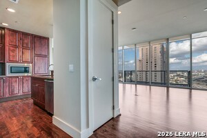 Foto del edificio - 610 E Market St