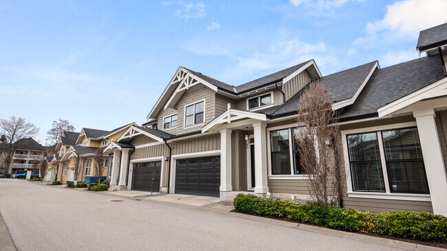Photo du bâtiment - Family-Sized Living in Murrayville | 4 Bed...