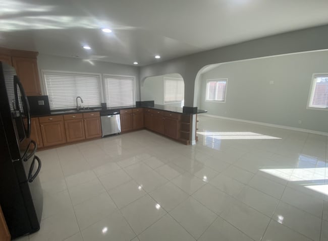 Building Photo - 7847 Bacadi Dr