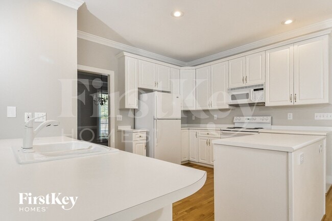 Building Photo - 11 Stonebury Ct